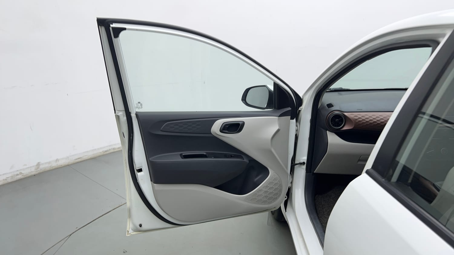 Used 2021 Hyundai Aura S 1.2 CNG Cng Manual interior LEFT FRONT DOOR OPEN VIEW