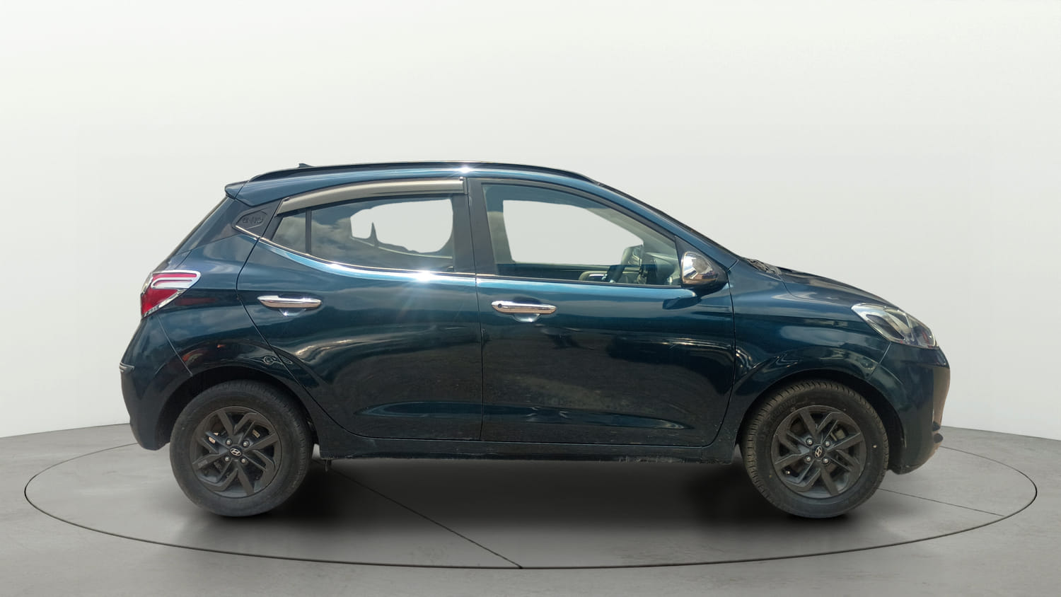 Used 2021 Hyundai Grand i10 Nios Sportz 1.2 Kappa VTVT Petrol Manual exterior RIGHT SIDE VIEW