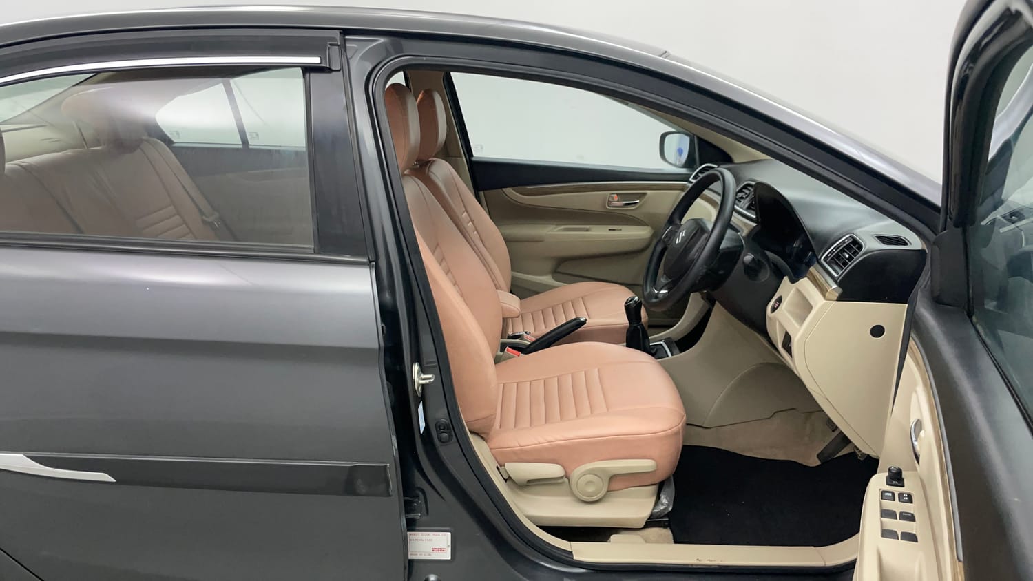 Used 2022 Maruti Suzuki Ciaz Zeta 1.5 Petrol Manual interior RIGHT SIDE FRONT DOOR CABIN VIEW