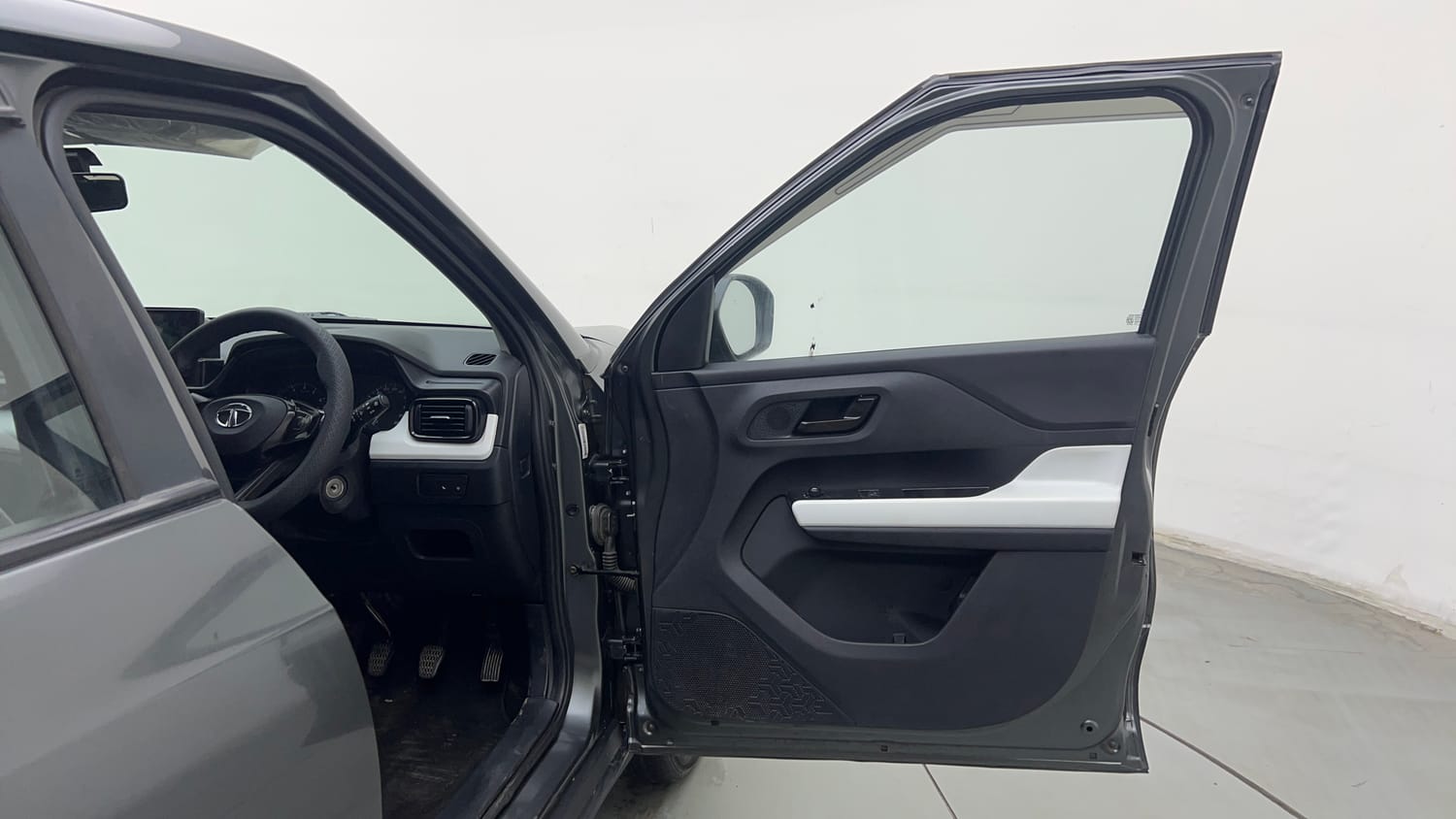Used 2022 Tata Punch Pure MT Petrol Manual interior RIGHT FRONT DOOR OPEN VIEW