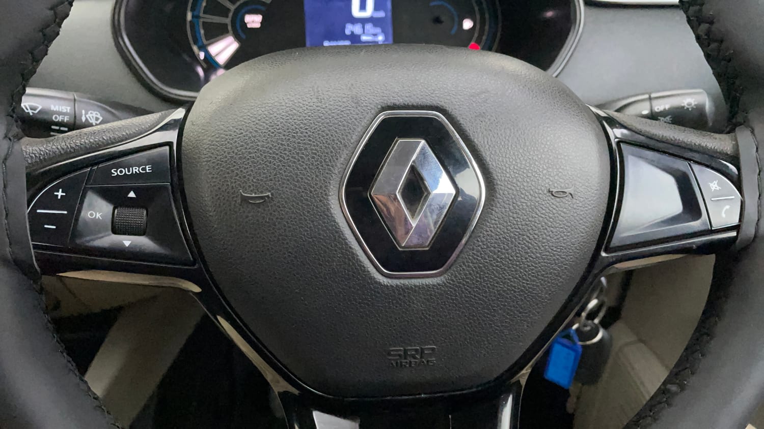 Used 2022 Renault Triber RXT Petrol Manual top_features Steering mounted controls