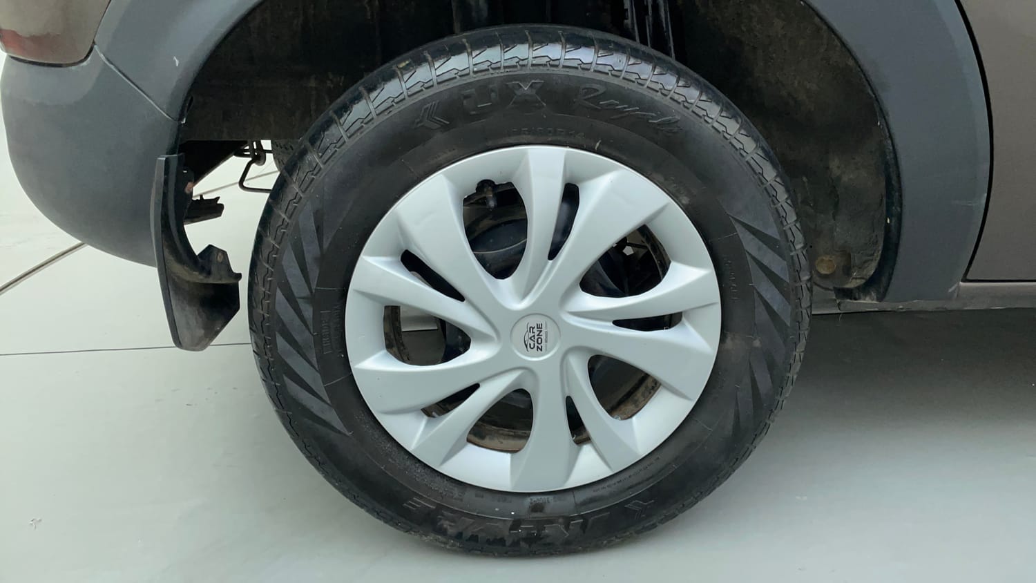 Used 2022 Renault Triber RXT Petrol Manual tyres RIGHT REAR TYRE RIM VIEW