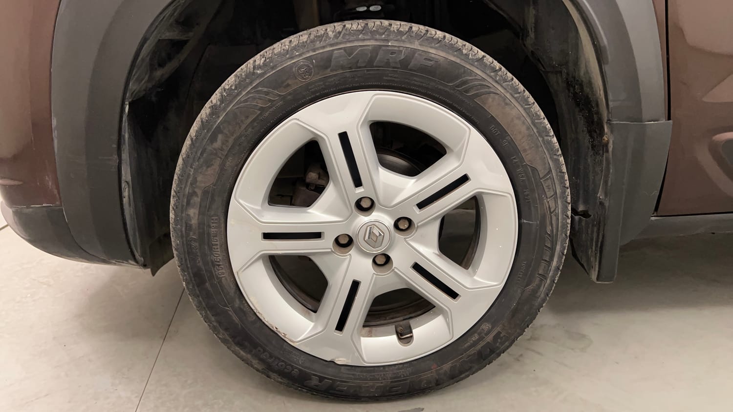 Used 2021 Renault Kiger RXT Turbo CVT Petrol Automatic tyres LEFT FRONT TYRE RIM VIEW