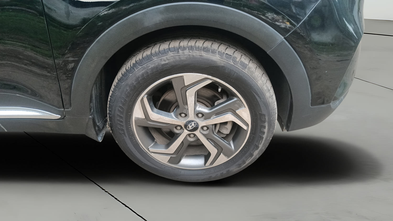 Used 2018 Hyundai Creta SX 1.6 AT Petrol Petrol Automatic tyres RIGHT FRONT TYRE RIM VIEW