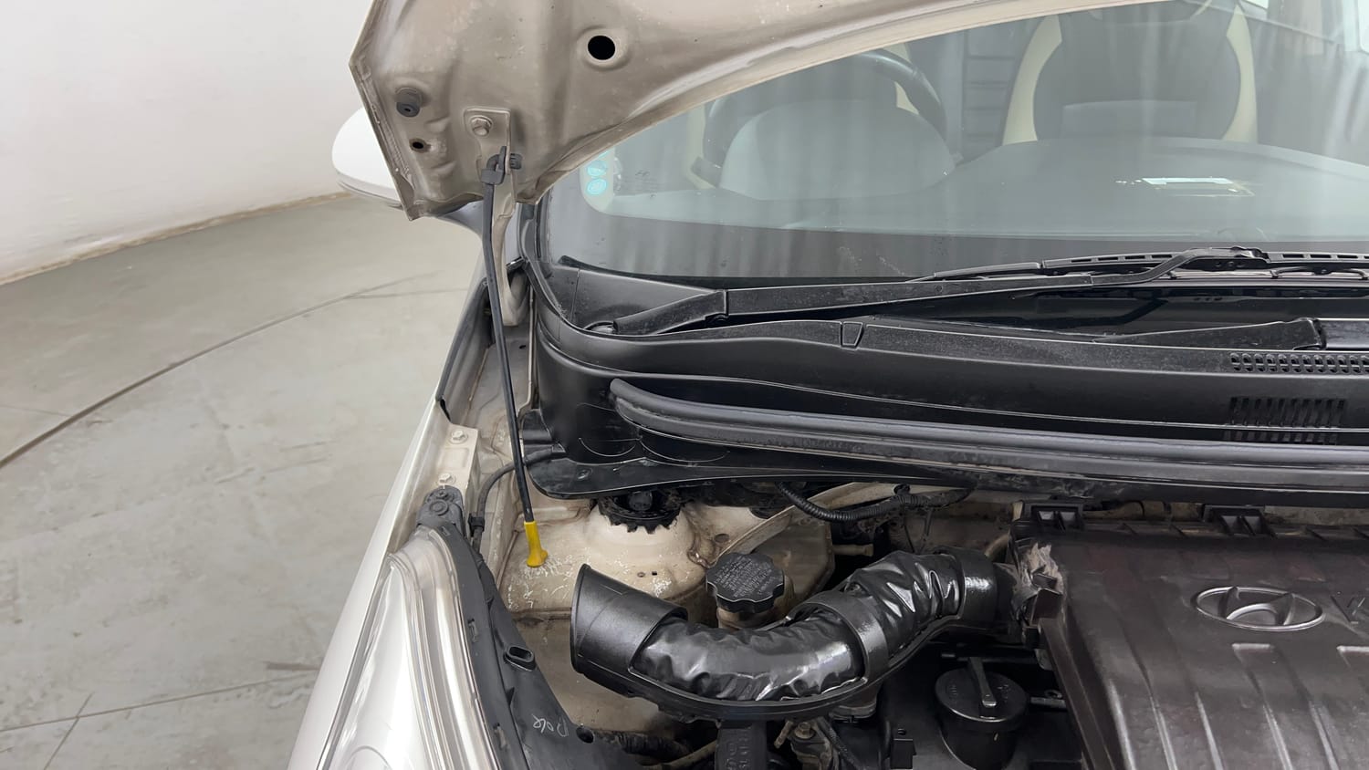 Used 2016 Hyundai Grand i10 Asta AT 1.2 Kappa VTVT (O) Petrol Automatic engine ENGINE RIGHT SIDE HINGE & APRON VIEW