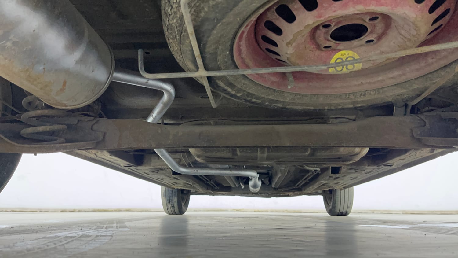 Used 2023 Renault Triber RXZ EASY-R AMT Petrol Automatic extra REAR UNDERBODY VIEW (TAKEN FROM REAR)
