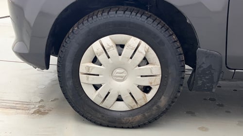 Used 2016 Maruti Suzuki Alto 800 Lxi Petrol Manual tyres LEFT FRONT TYRE RIM VIEW