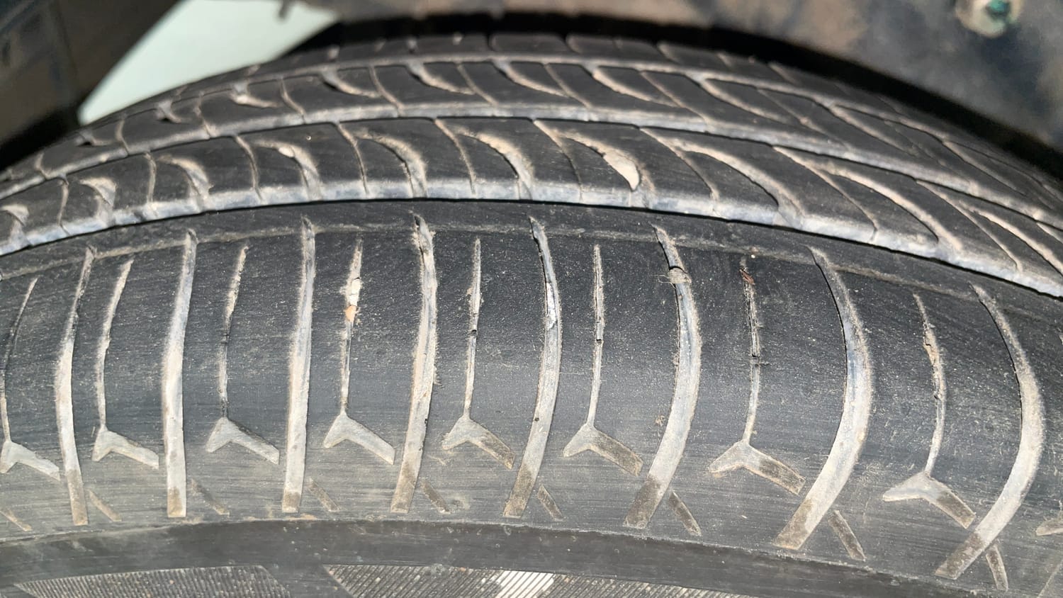 Used 2013 Hyundai Eon Era + Petrol Manual tyres RIGHT REAR TYRE TREAD VIEW