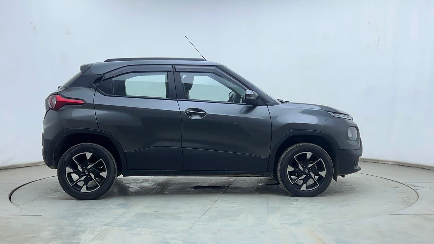 Used 2022 Tata Punch Creative AMT Petrol Automatic exterior RIGHT SIDE VIEW