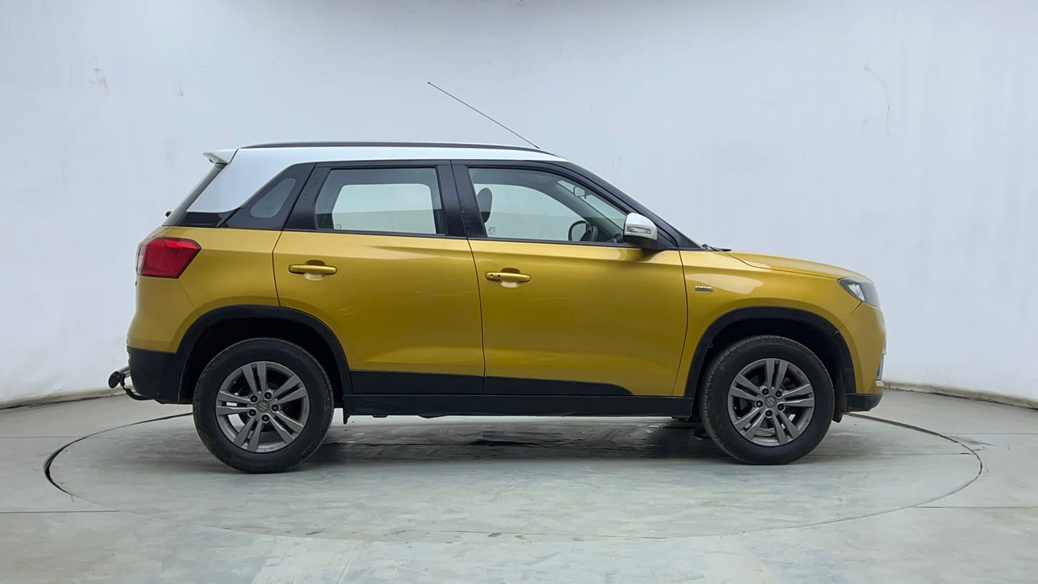 Used 2017 Maruti Suzuki Vitara Brezza [2016-2020] ZDi Plus Diesel Manual exterior RIGHT SIDE VIEW