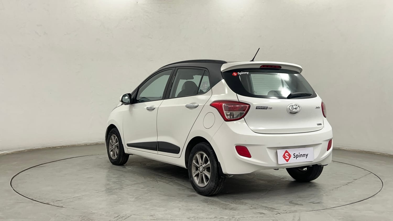 Used 2016 Hyundai Grand i10 Asta AT 1.2 Kappa VTVT (O) Petrol Automatic exterior LEFT REAR CORNER VIEW