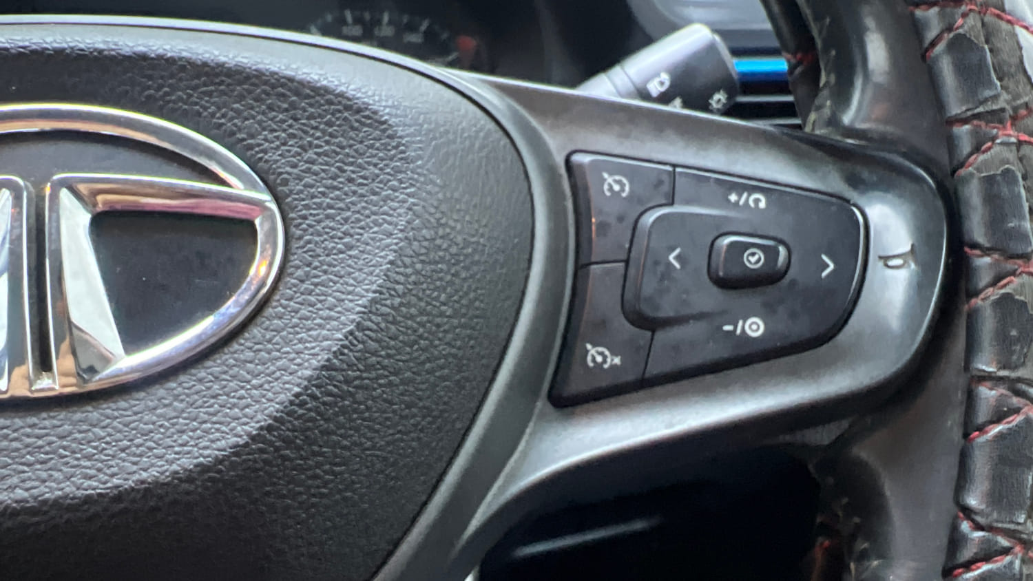 Used 2022 Tata Punch Creative MT Petrol Manual top_features Cruise control