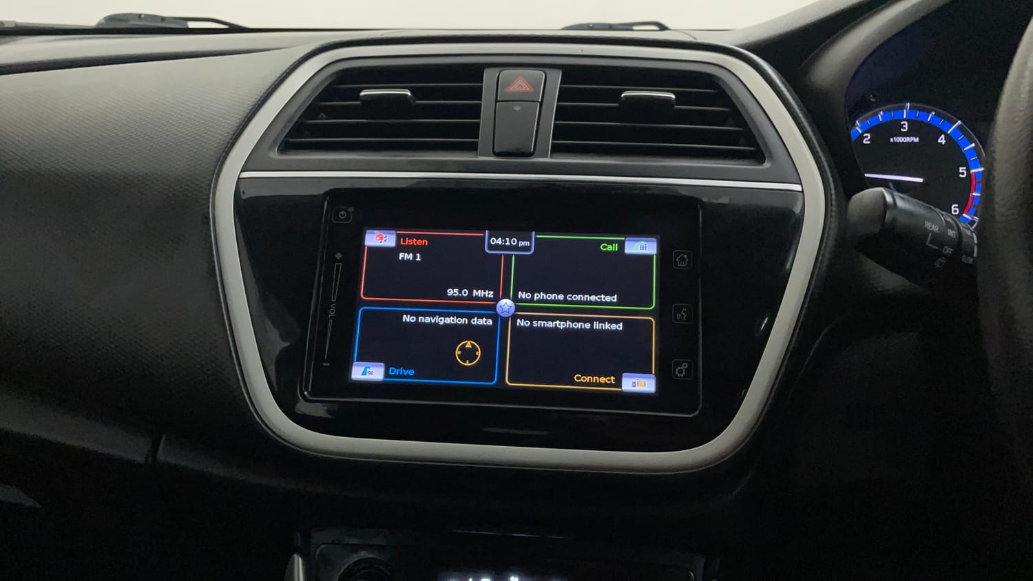 Used 2016 Maruti Suzuki S-Cross Zeta 1.3 Diesel Manual top_features Integrated (in-dash) music system