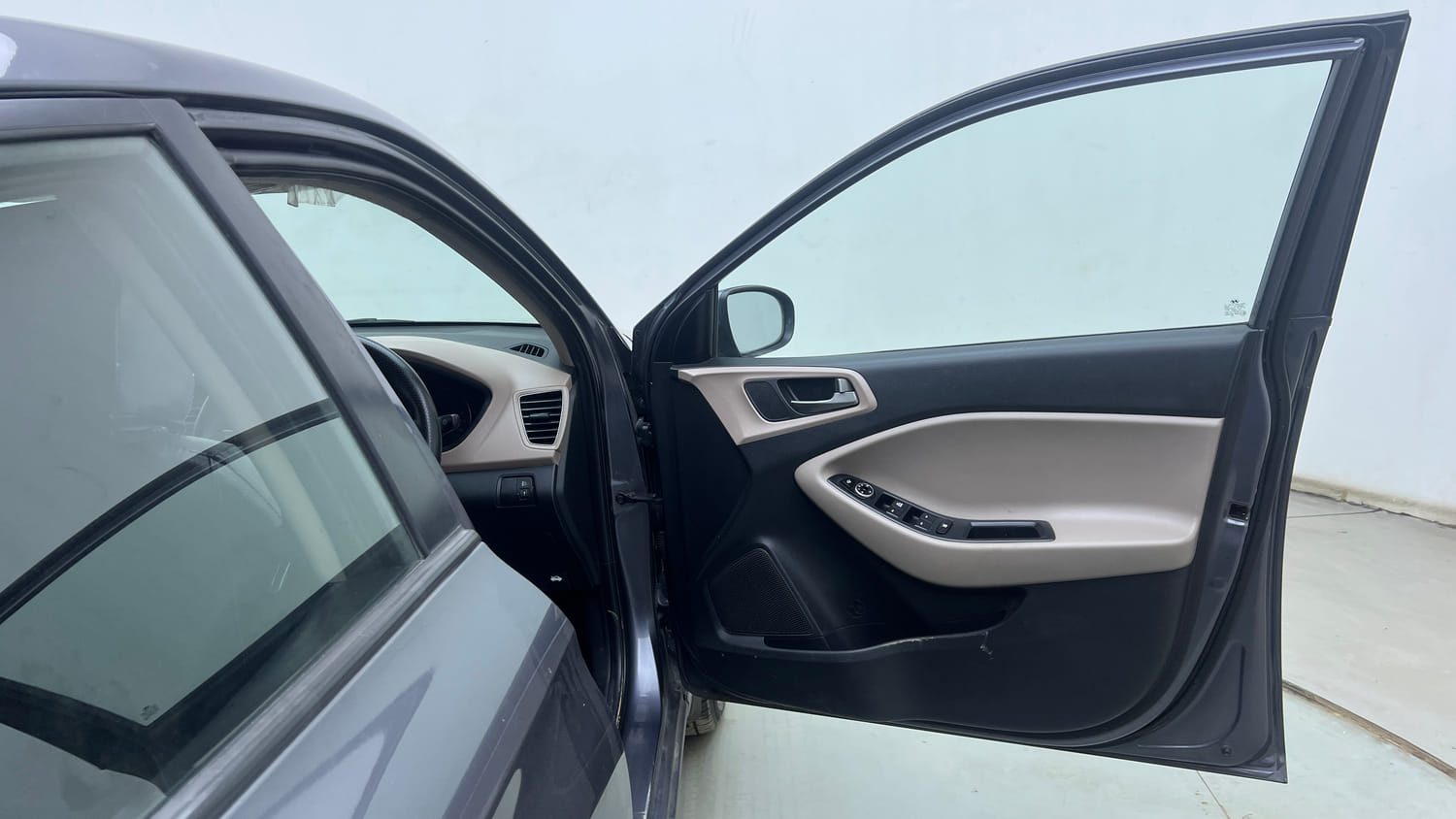 Used 2018 Hyundai Elite i20 Asta 1.2 Petrol Manual interior RIGHT FRONT DOOR OPEN VIEW