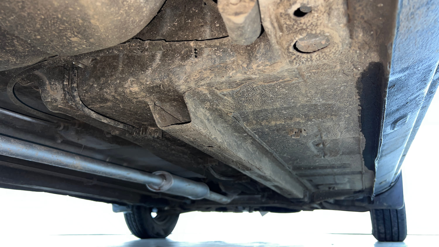 Used 2019 Renault Kwid CLIMBER 1.0 AMT Petrol Automatic extra REAR RIGHT UNDERBODY VIEW