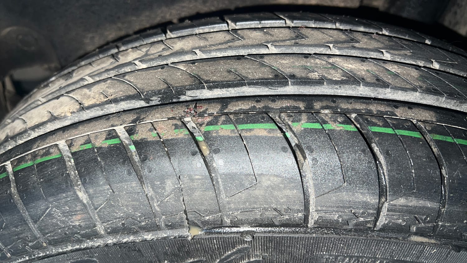 Used 2016 Maruti Suzuki Swift VXI (O) Petrol Manual tyres LEFT REAR TYRE TREAD VIEW