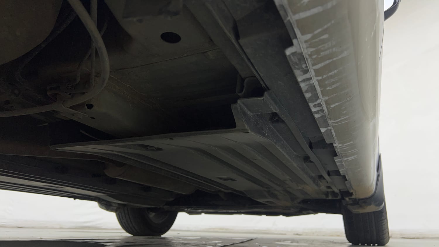 Used 2021 Maruti Suzuki S-Cross Alpha AT Petrol Automatic extra REAR RIGHT UNDERBODY VIEW