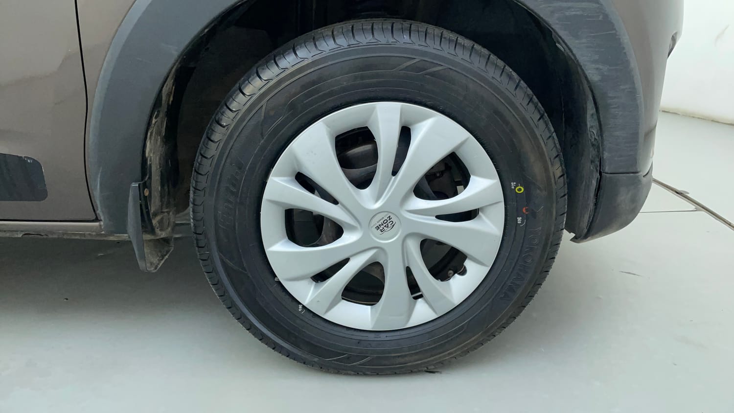 Used 2022 Renault Triber RXT Petrol Manual tyres RIGHT FRONT TYRE RIM VIEW