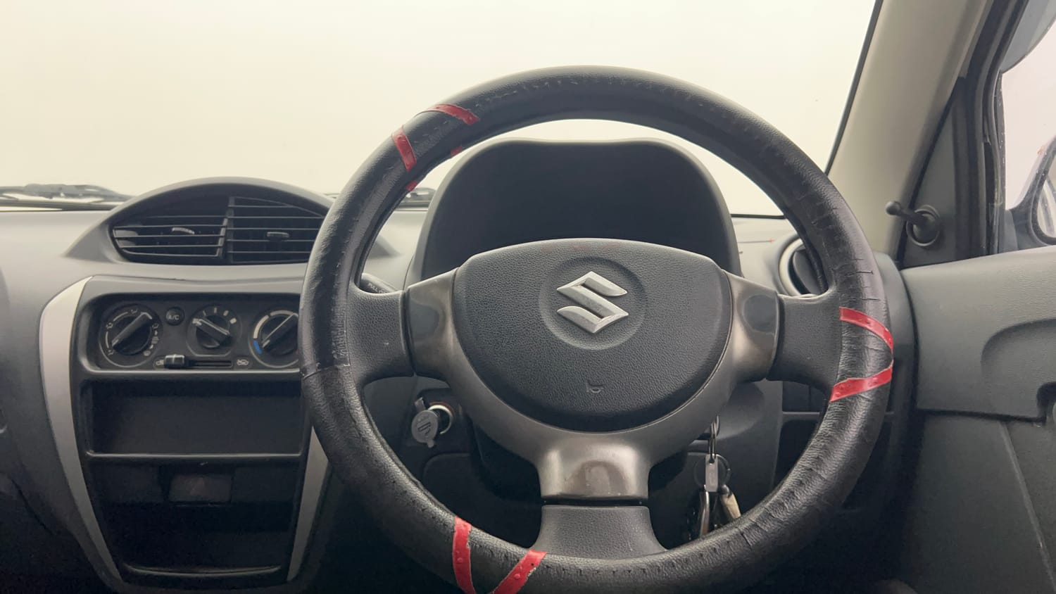 Used 2013 Maruti Suzuki Alto 800 Lxi Petrol Manual interior STEERING VIEW