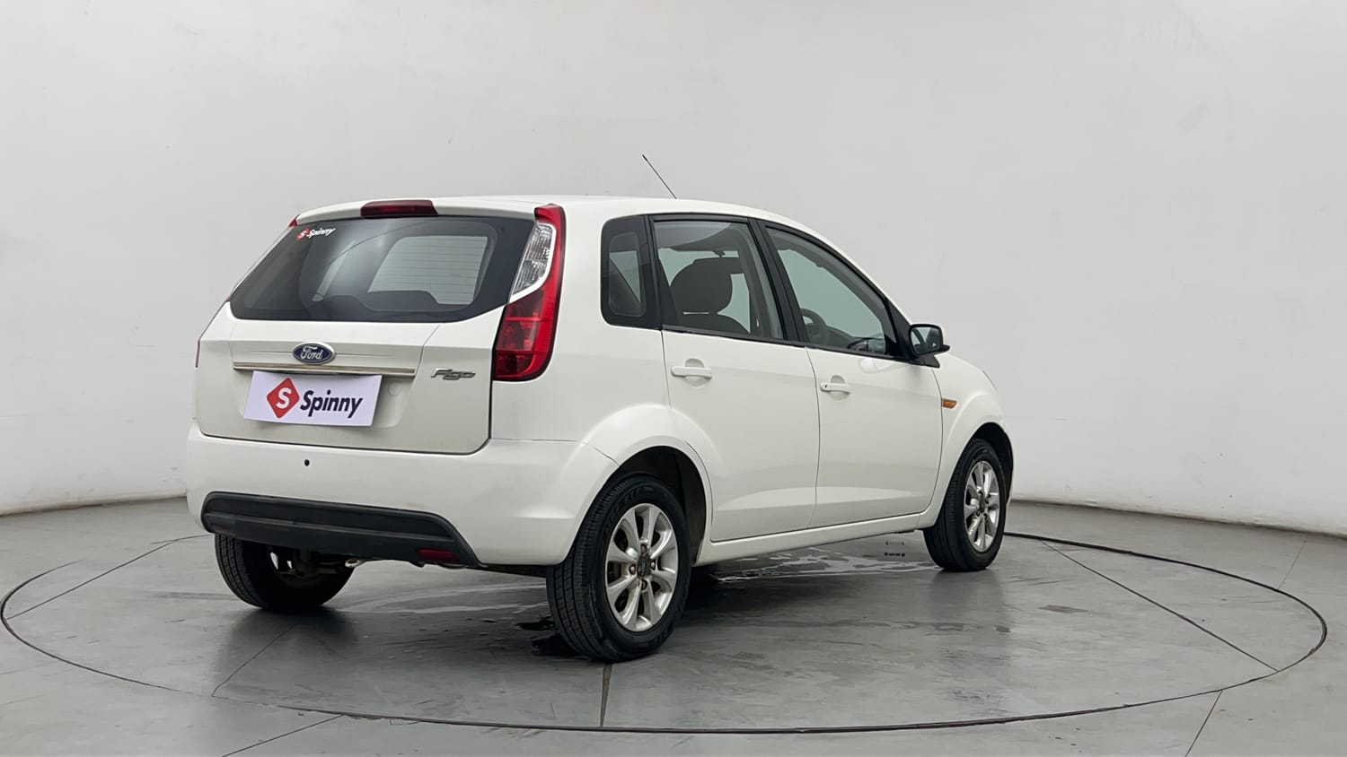 Used 2012 Ford Figo Duratec Petrol ZXI 1.2 Petrol Manual exterior RIGHT REAR CORNER VIEW