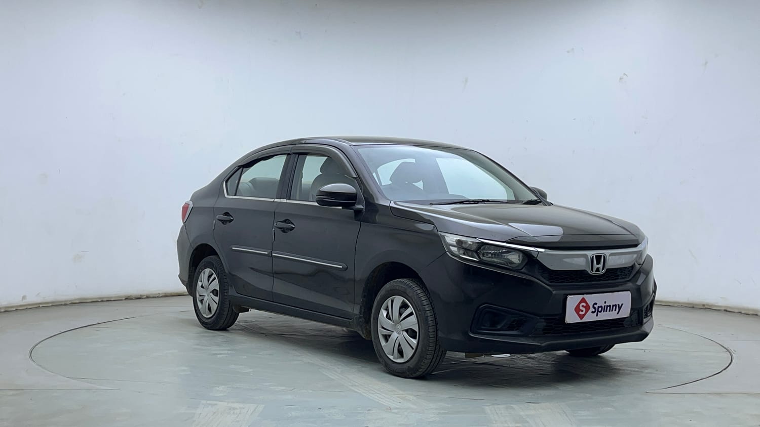 Used 2019 Honda Amaze 1.2 S MT Petrol Petrol Manual exterior RIGHT FRONT CORNER VIEW