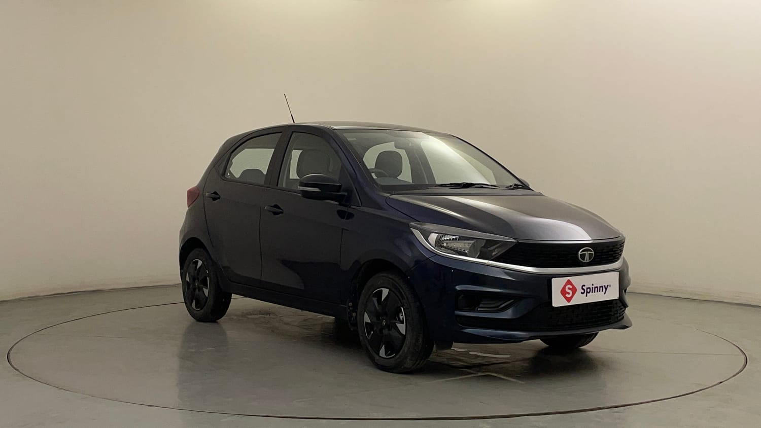 Used 2026 Tata Tiago XZA Petrol Automatic exterior RIGHT FRONT CORNER VIEW