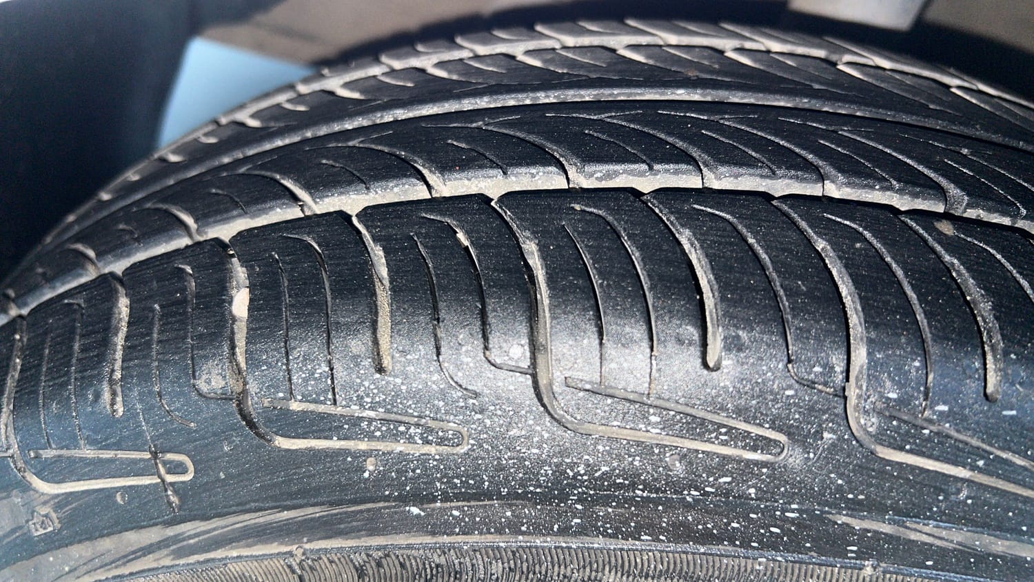 Used 2021 Hyundai Aura S 1.2 CNG Cng Manual tyres LEFT FRONT TYRE TREAD VIEW