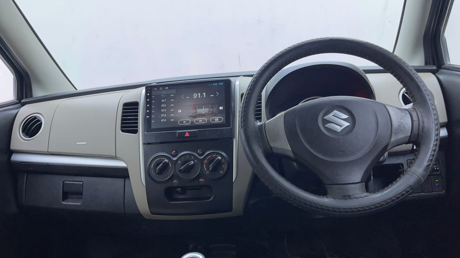 Used 2014 Maruti Suzuki Wagon R VXI Petrol Manual interior DASHBOARD VIEW