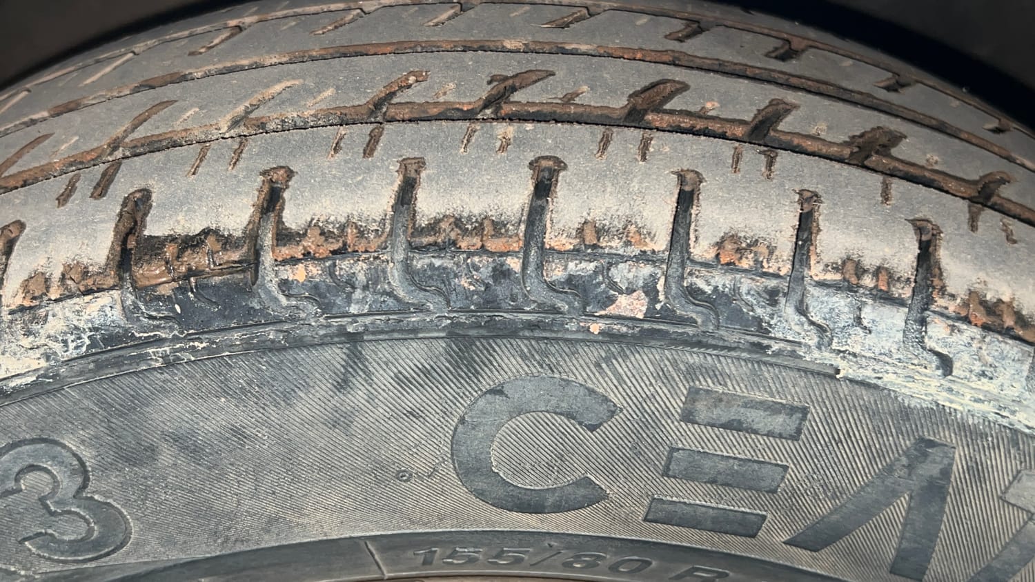 Used 2014 Maruti Suzuki Celerio LXi Petrol Manual tyres RIGHT FRONT TYRE TREAD VIEW