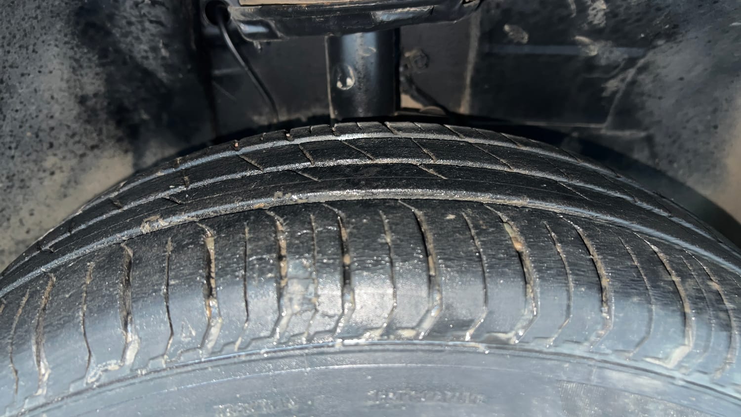 Used 2022 Tata Punch Pure MT Petrol Manual tyres RIGHT FRONT TYRE TREAD VIEW