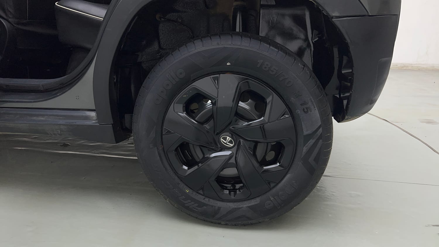 Used 2022 Tata Punch Adventure MT Petrol Manual tyres LEFT REAR TYRE RIM VIEW