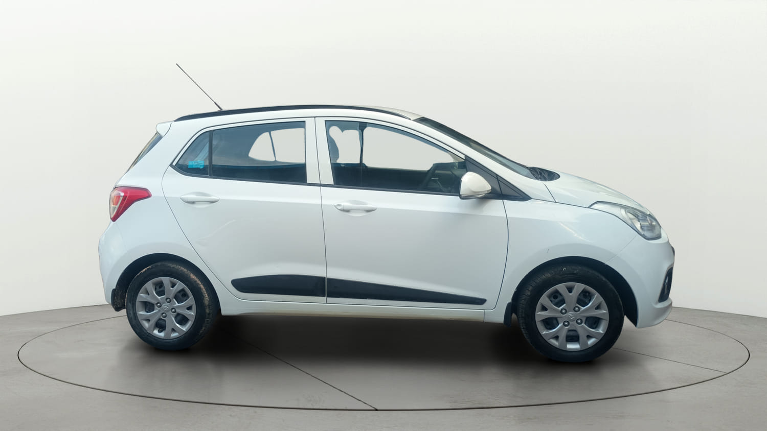 Used 2016 Hyundai Grand i10 Sportz 1.2 Kappa VTVT Petrol Manual exterior RIGHT SIDE VIEW