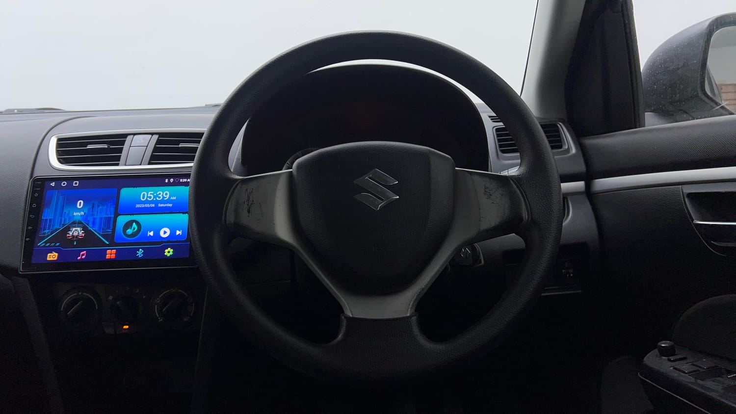 Used 2015 Maruti Suzuki Swift VXi Petrol Manual interior STEERING VIEW