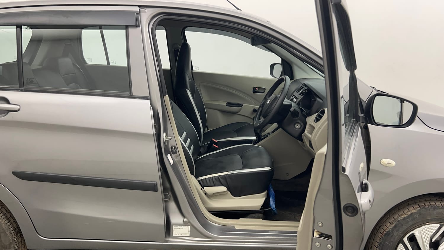 Used 2014 Maruti Suzuki Celerio LXi Petrol Manual interior RIGHT SIDE FRONT DOOR CABIN VIEW
