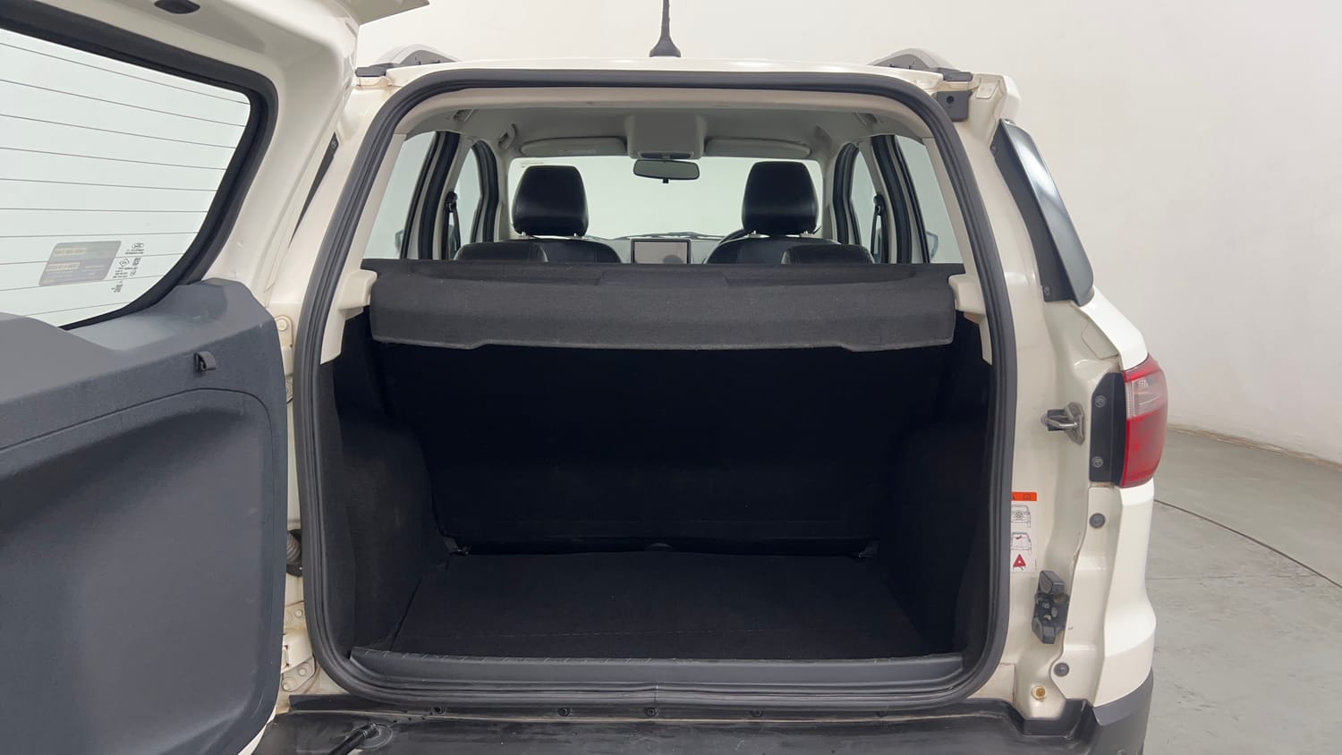 Used 2020 Ford EcoSport Titanium 1.5L TDCi Diesel Manual interior DICKY INSIDE VIEW