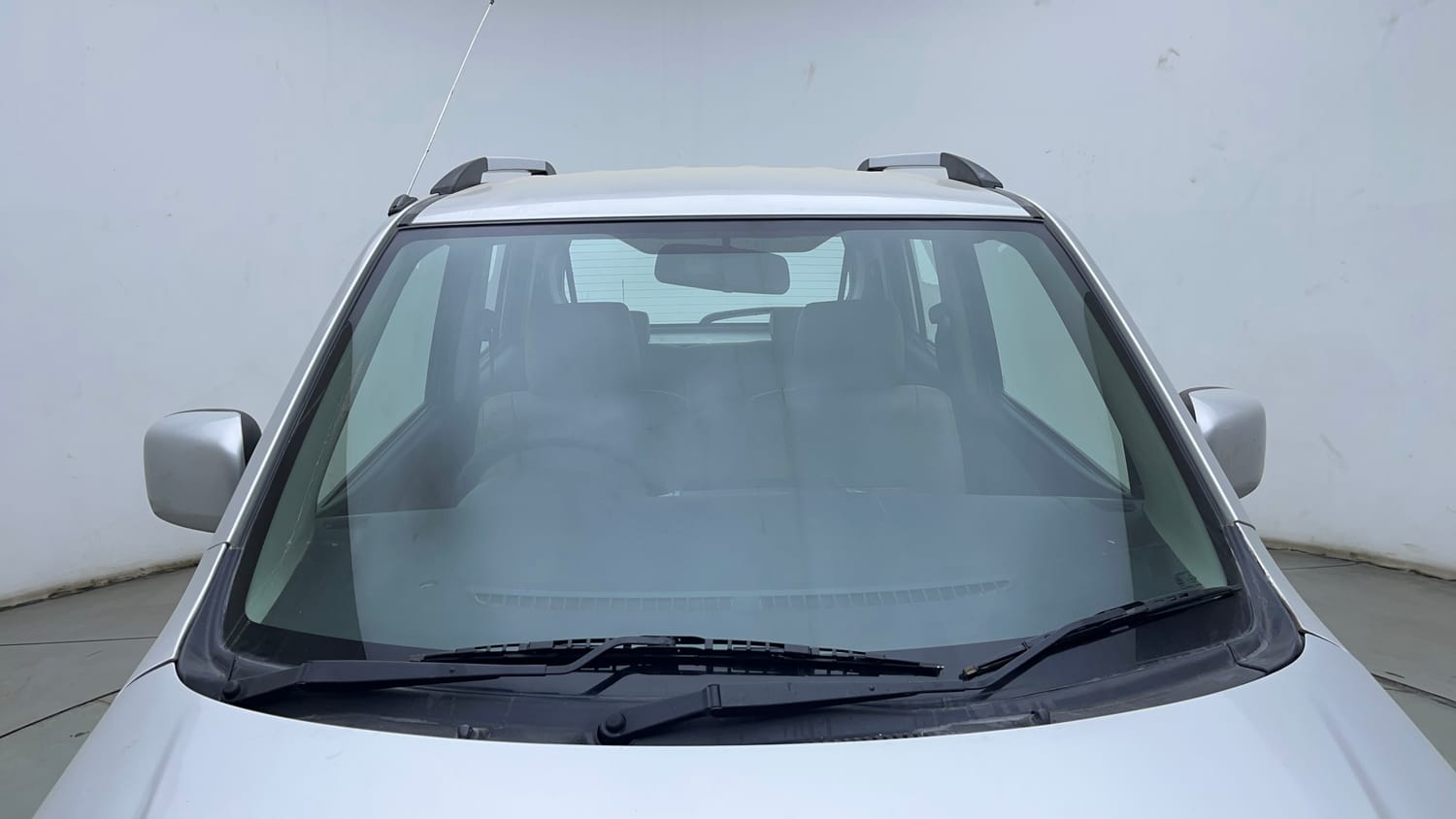 Used 2014 Maruti Suzuki Wagon R VXI Petrol Manual exterior FRONT WINDSHIELD VIEW
