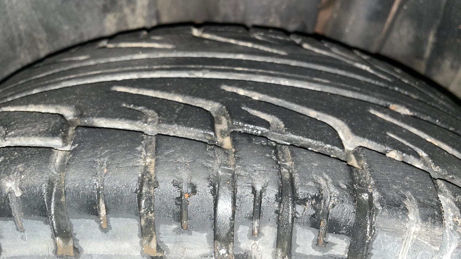 Used 2016 Maruti Suzuki S-Cross Zeta 1.3 Diesel Manual tyres LEFT REAR TYRE TREAD VIEW