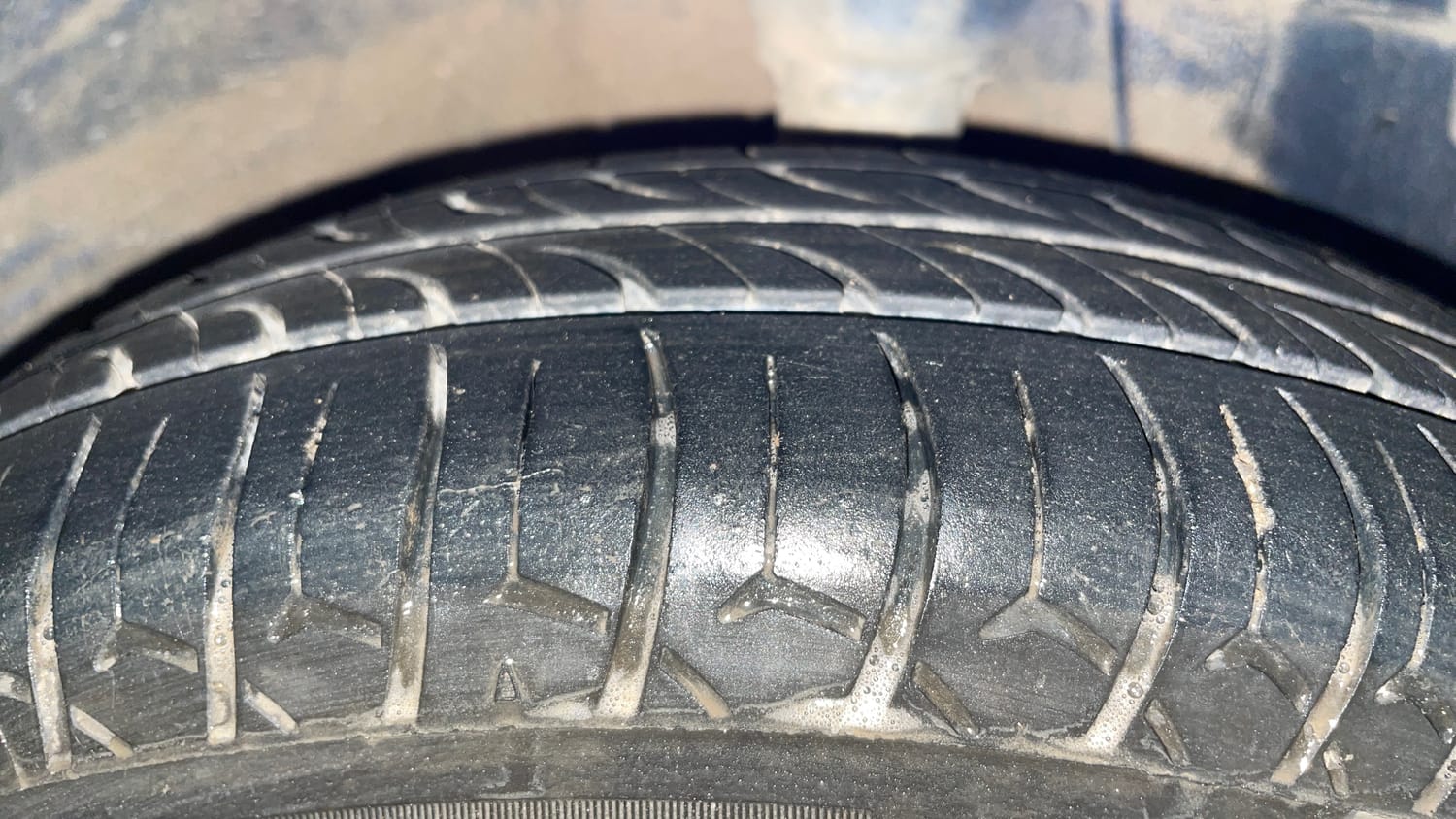 Used 2013 Hyundai Eon Era + Petrol Manual tyres RIGHT FRONT TYRE TREAD VIEW
