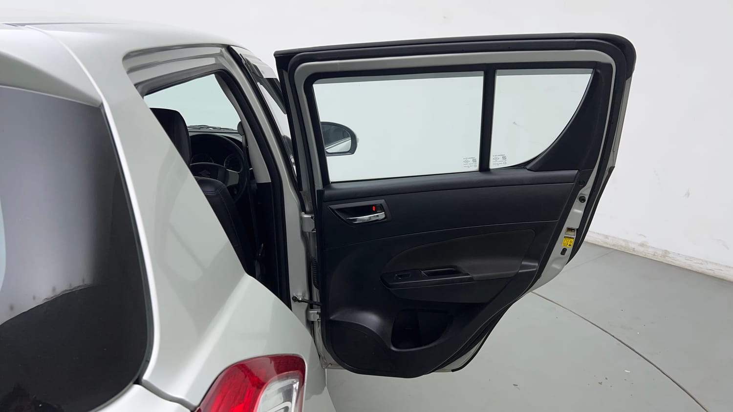 Used 2016 Maruti Suzuki Swift VXI (O) Petrol Manual interior RIGHT REAR DOOR OPEN VIEW