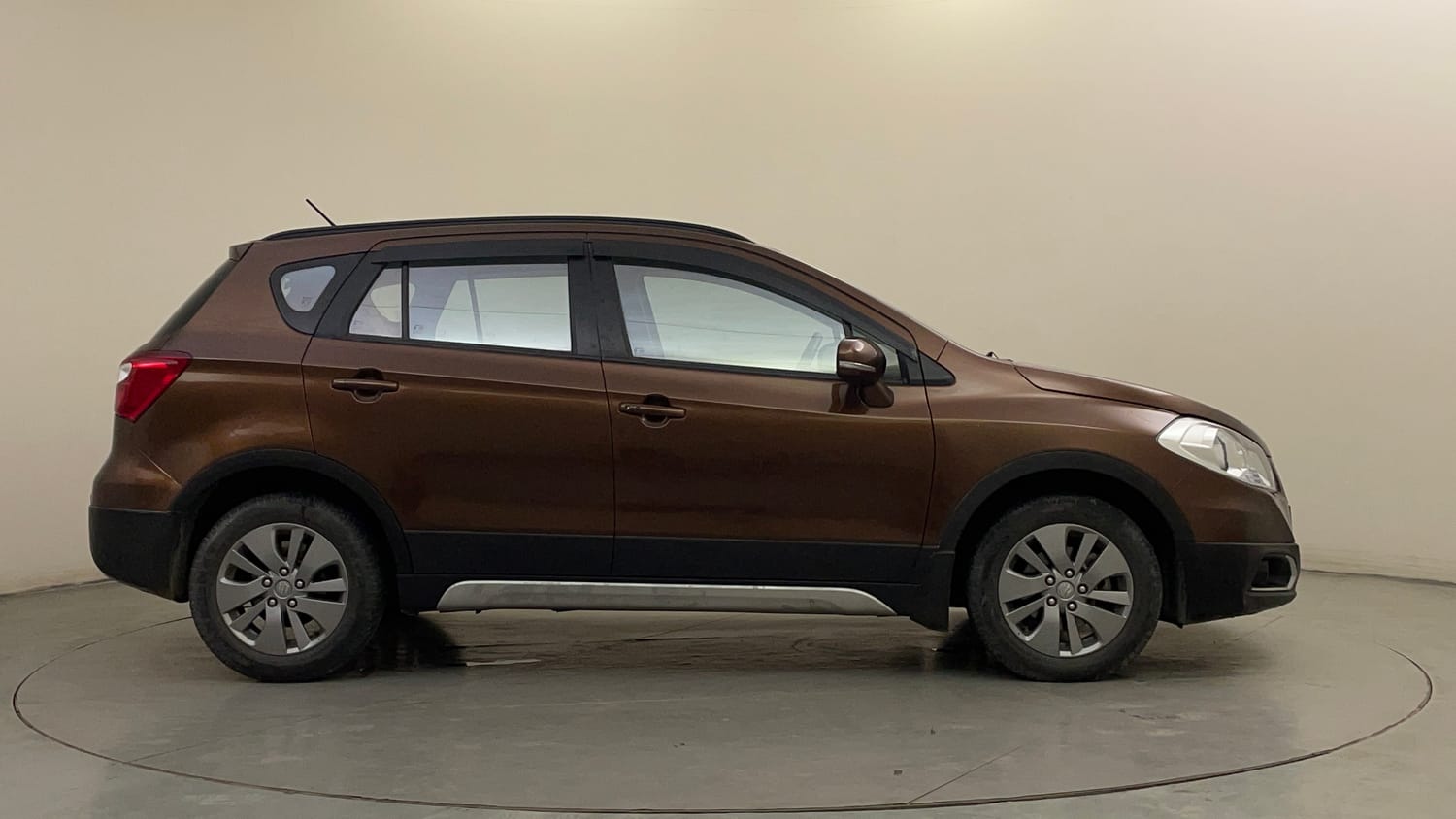 Used 2016 Maruti Suzuki S-Cross Zeta 1.3 Diesel Manual exterior RIGHT SIDE VIEW