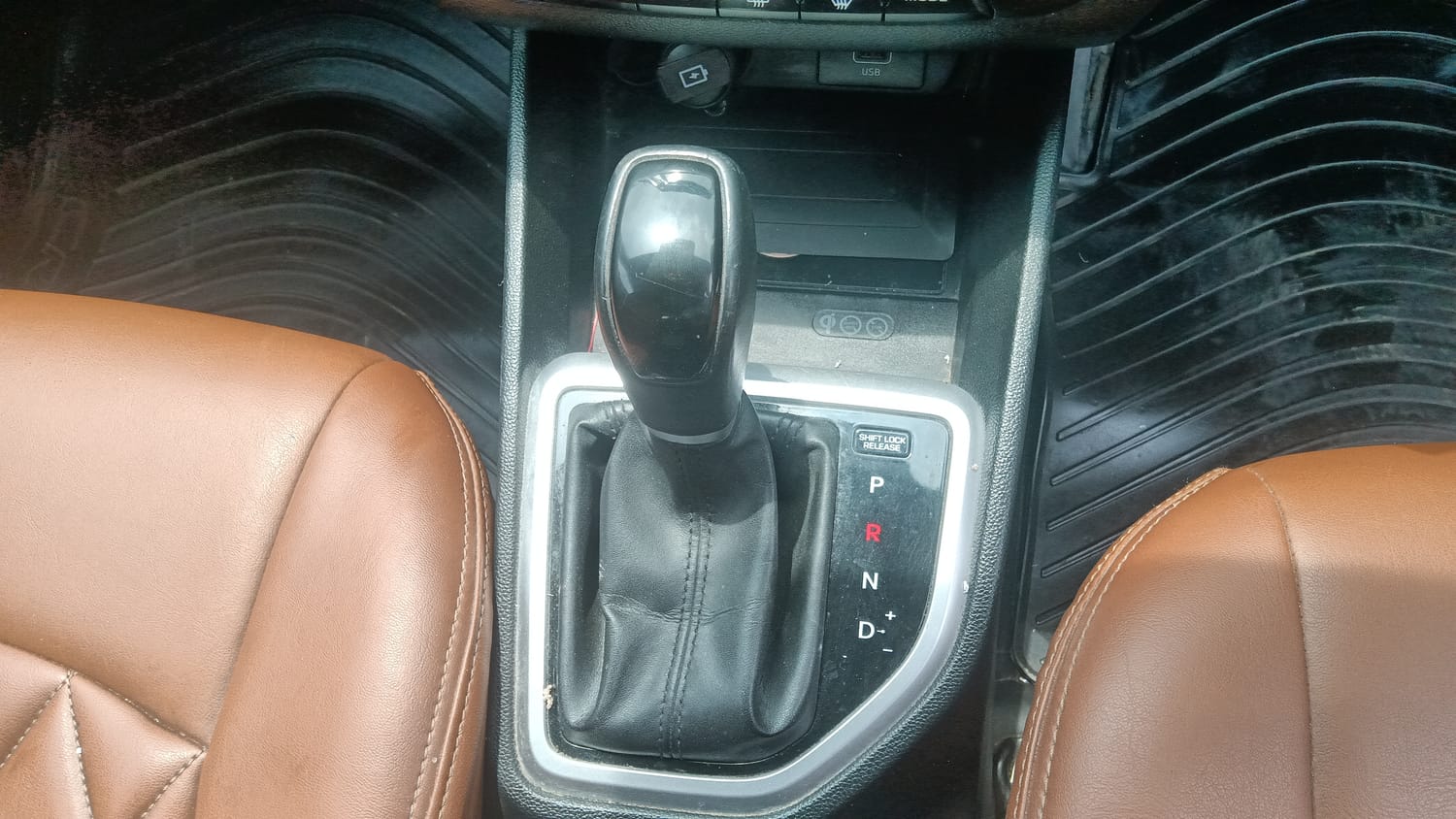 Used 2018 Hyundai Creta SX 1.6 AT Petrol Petrol Automatic interior GEAR  KNOB VIEW
