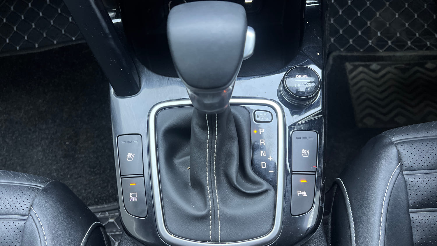 Used 2026 Kia Seltos GTX Plus 1.5 Turbo Petrol DCT Petrol Automatic interior GEAR  KNOB VIEW