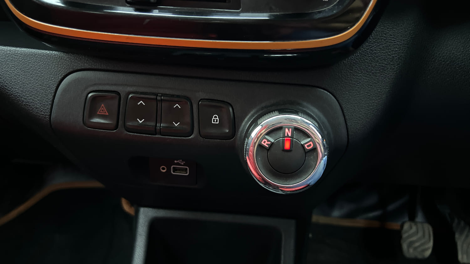 Used 2019 Renault Kwid CLIMBER 1.0 AMT Petrol Automatic interior GEAR  KNOB VIEW
