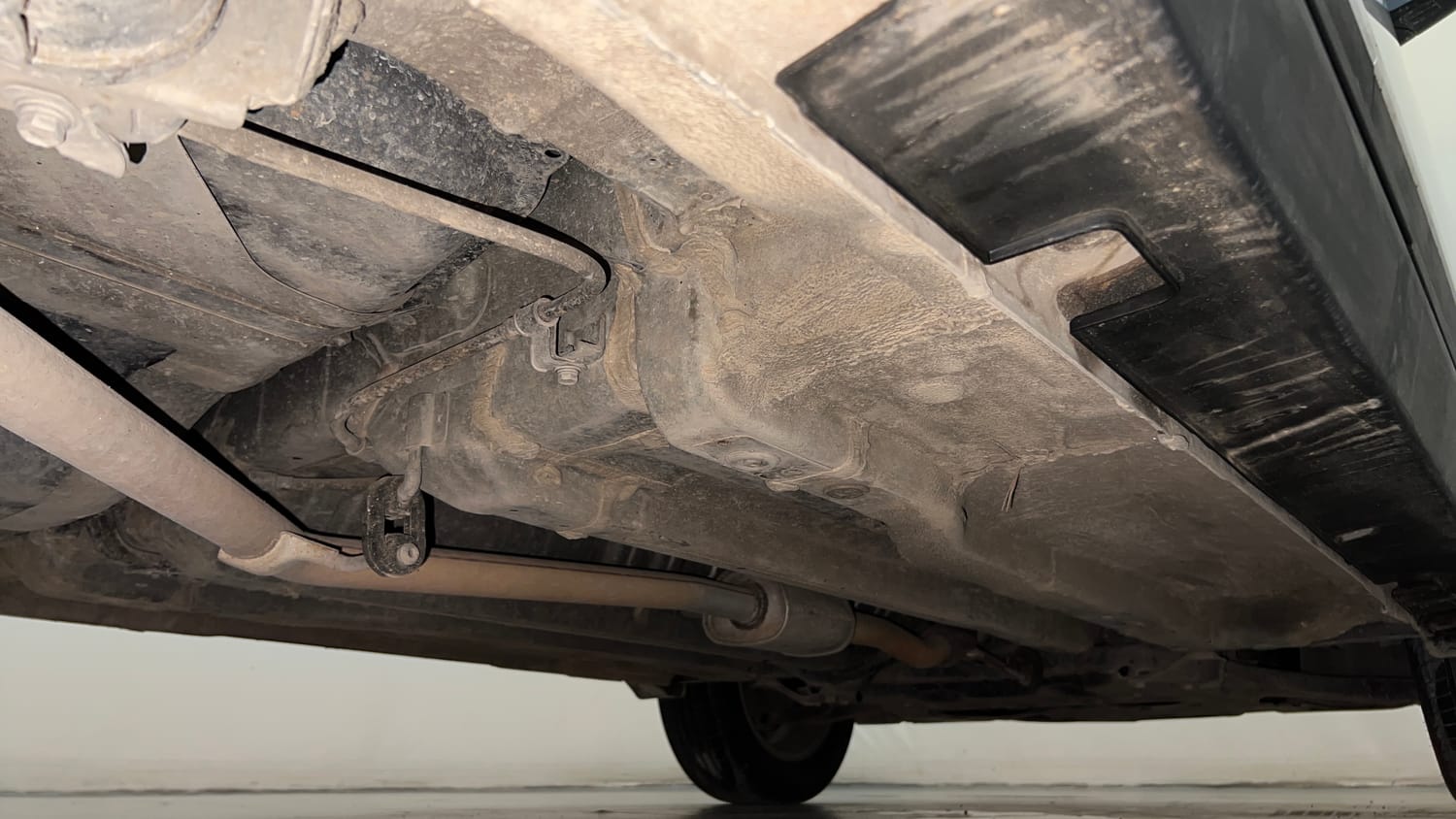 Used 2016 Hyundai Creta 1.6 SX Plus Petrol Petrol Manual extra REAR RIGHT UNDERBODY VIEW