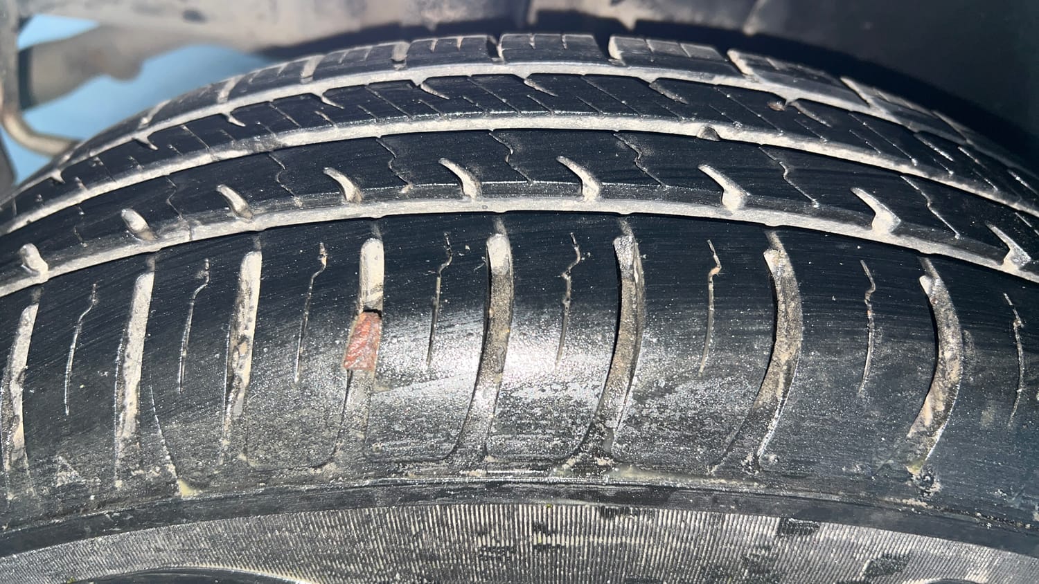 Used 2016 Maruti Suzuki Swift VXI (O) Petrol Manual tyres RIGHT REAR TYRE TREAD VIEW