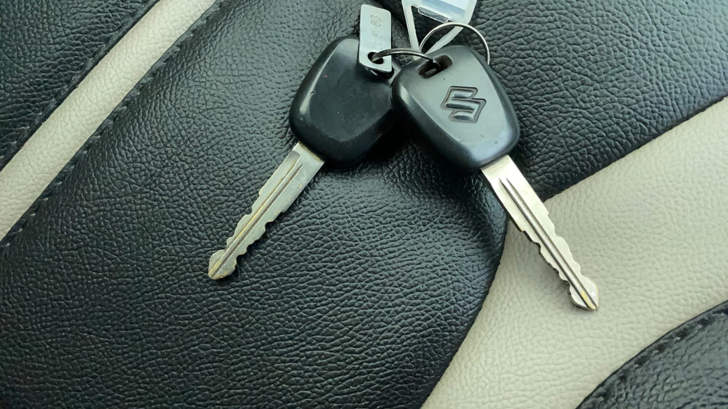 Used 2014 Maruti Suzuki Celerio VXi Petrol Manual extra CAR KEY VIEW