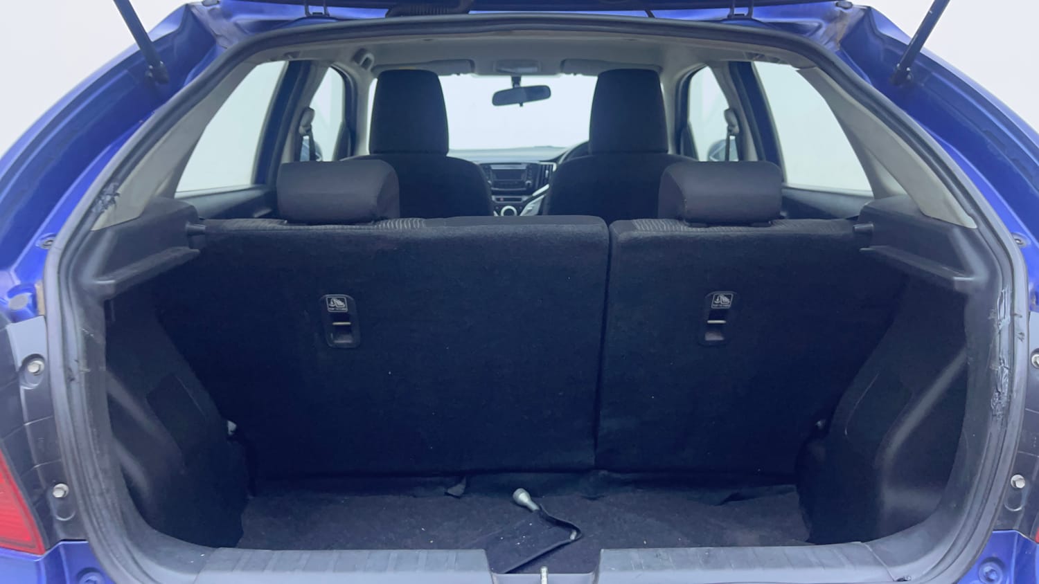 Used 2017 Maruti Suzuki Baleno Delta 1.2 Petrol Manual interior DICKY INSIDE VIEW