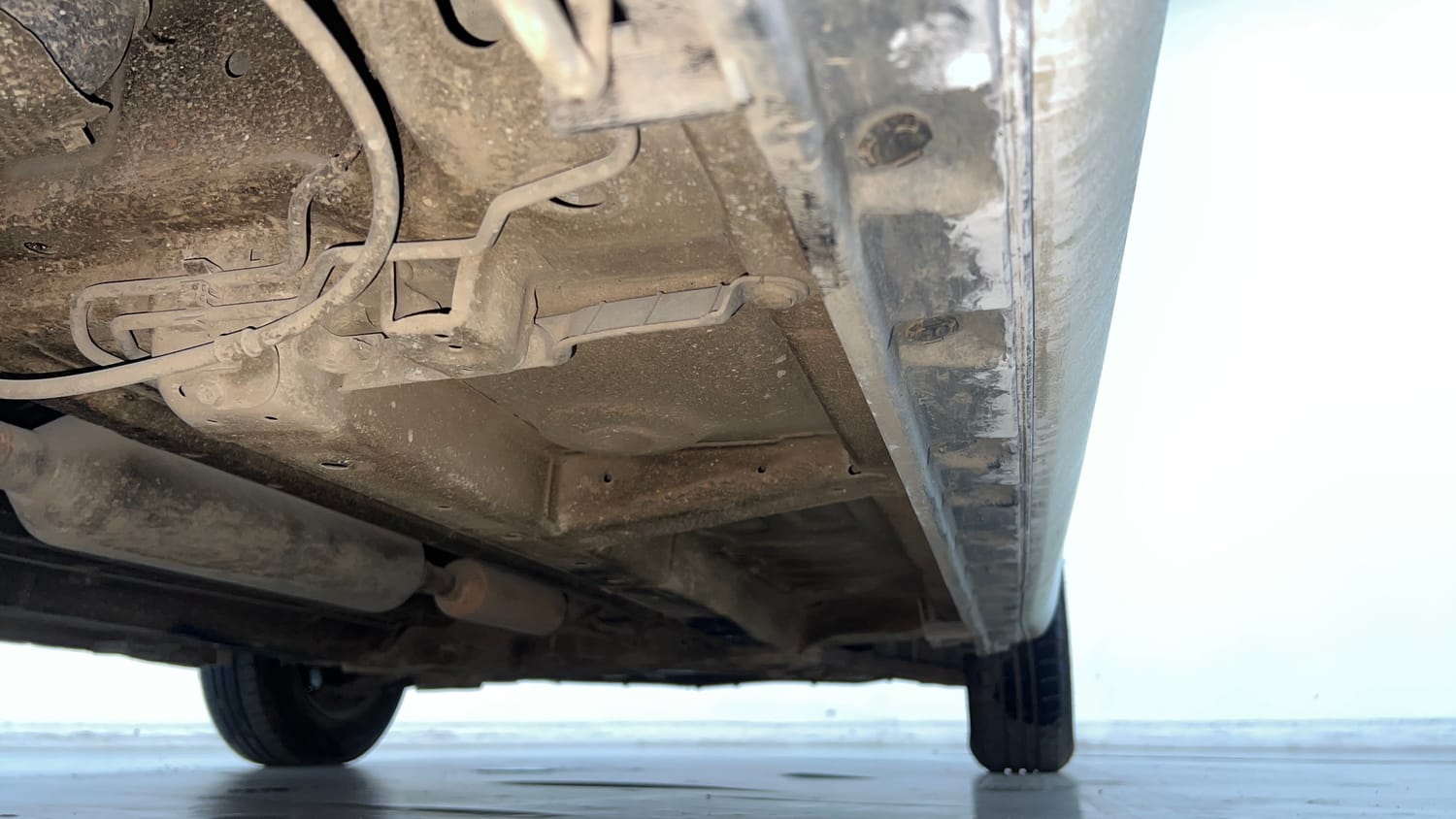 Used 2015 Maruti Suzuki Swift VXi Petrol Manual extra REAR RIGHT UNDERBODY VIEW