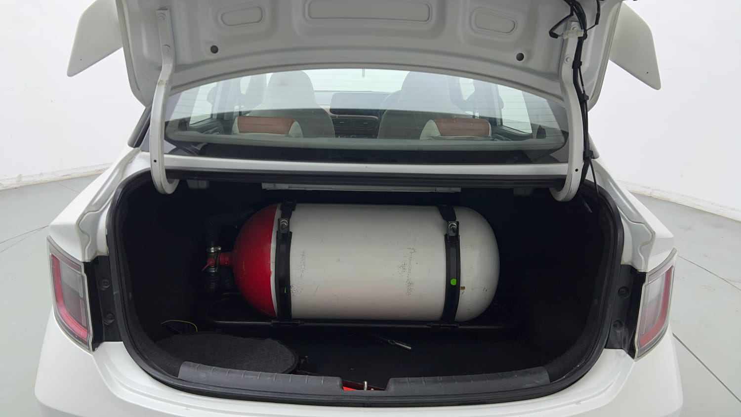 Used 2021 Hyundai Aura S 1.2 CNG Cng Manual interior DICKY INSIDE VIEW