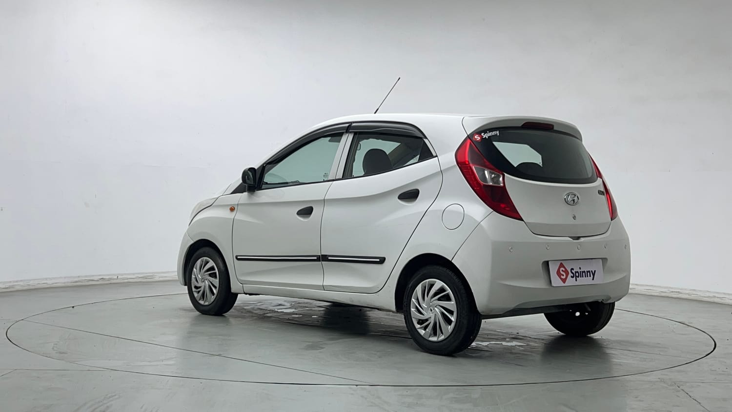 Used 2017 Hyundai Eon Magna + Petrol Manual exterior LEFT REAR CORNER VIEW